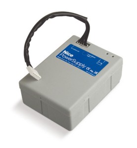 Batterie de secours avec chargeur intégré